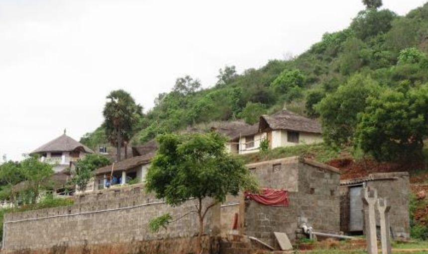 Varija Asramam