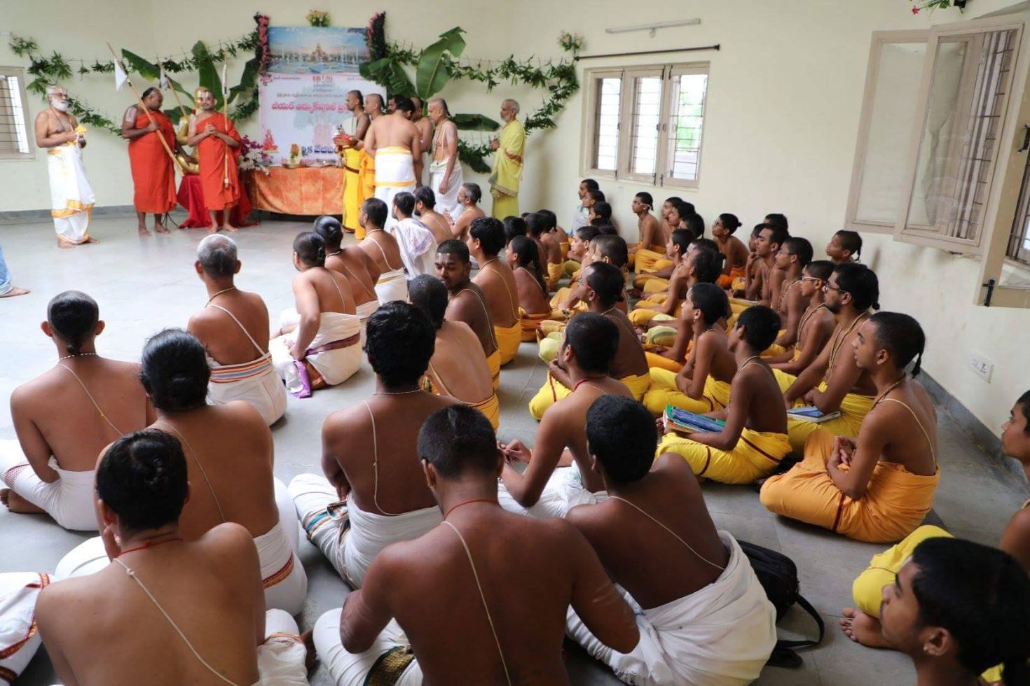 jiva ashramam students & hh swamiji jiva ashramam students & hh swamiji
